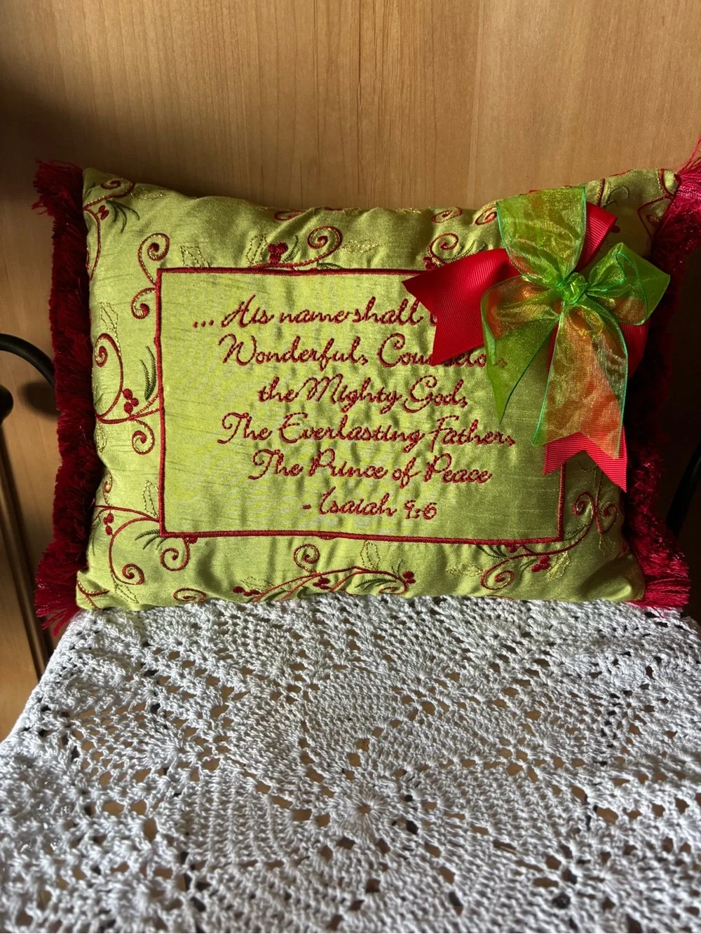 Christmas Cheese Board With Spreader & Christmas Pillow